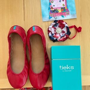 *SOLD* Limited edition True Love Red Tieks Size 8 EUC